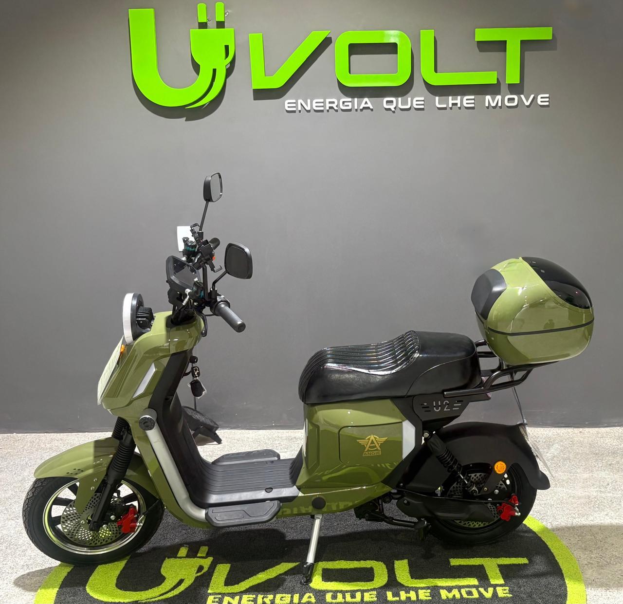 UVOLT AG8