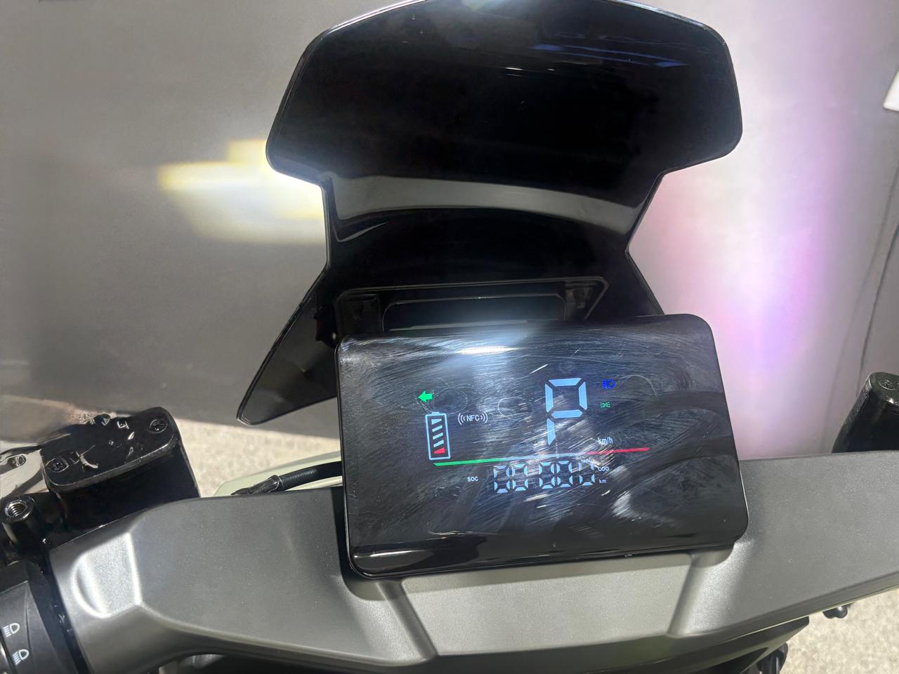 UVOLT TANK — foto 3